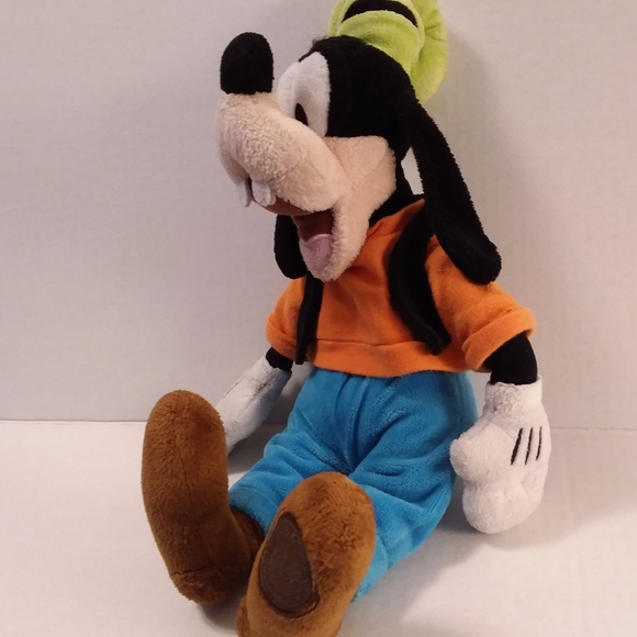 Disney Other - Disney Pluto Plush